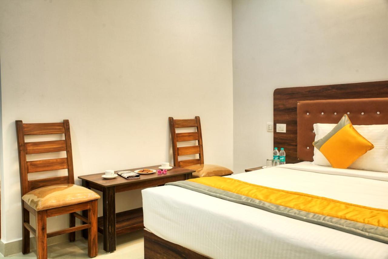 Visa Inn Transit Stay With Airport Transfer Bangalore Buitenkant foto