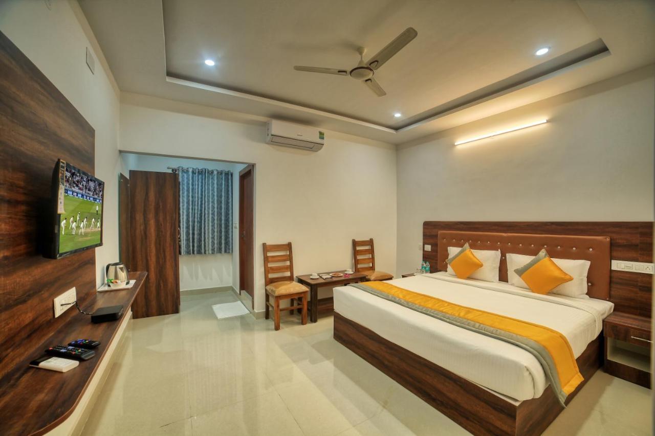 Visa Inn Transit Stay With Airport Transfer Bangalore Buitenkant foto